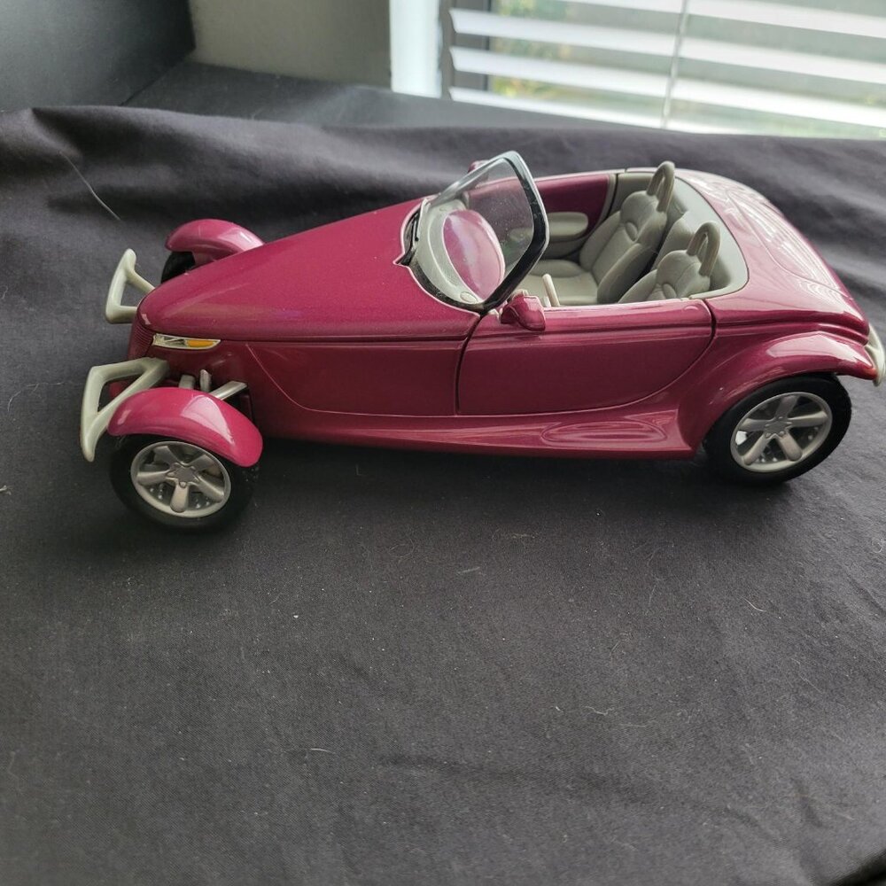 Ertl American Muscle Plymouth Prowler Purple 1995 Concept Model 1/18 Diecast Car